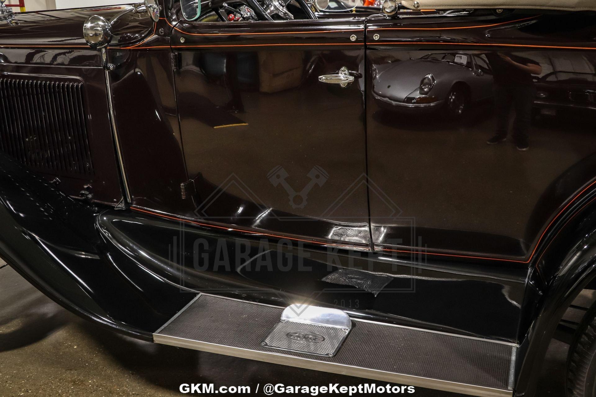 Unknown-Model-a-1930-Thorn-Brown-Black-40