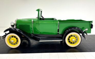 Unknown-Model-a-1931-Apple-Green-Dark-Green-1