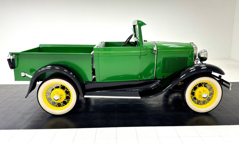 Unknown-Model-a-1931-Apple-Green-Dark-Green-12