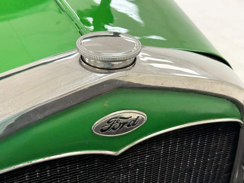 Unknown-Model-a-1931-Apple-Green-Dark-Green-15