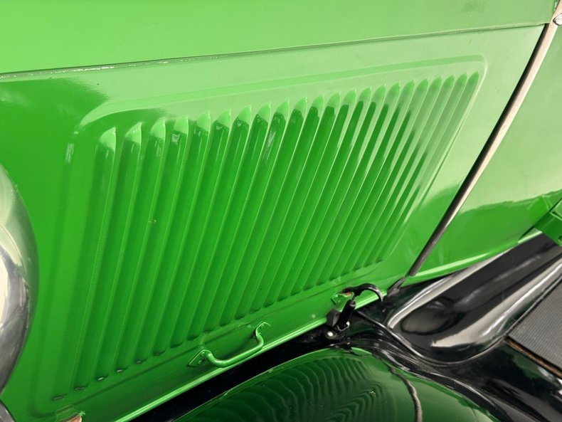 Unknown-Model-a-1931-Apple-Green-Dark-Green-17