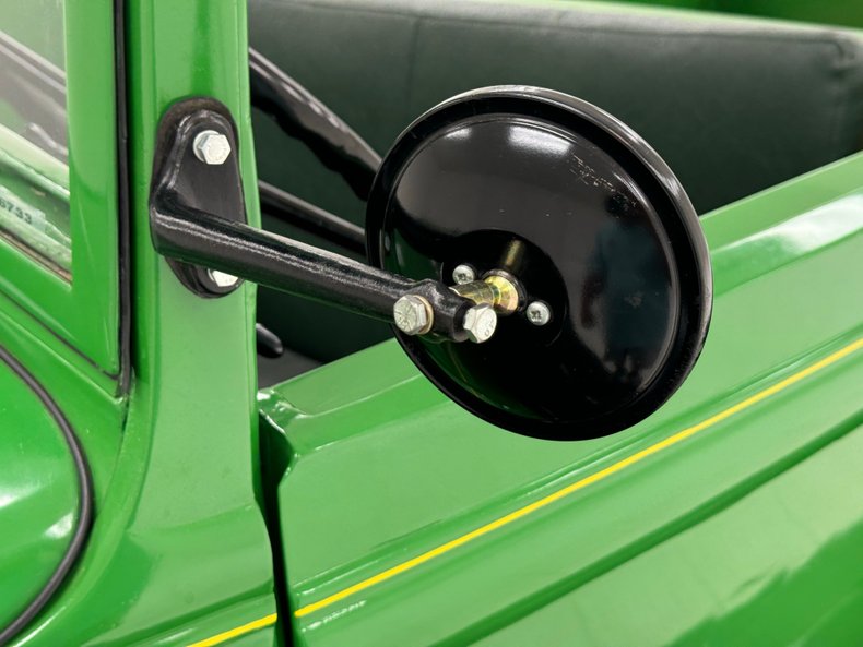 Unknown-Model-a-1931-Apple-Green-Dark-Green-18