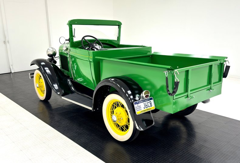 Unknown-Model-a-1931-Apple-Green-Dark-Green-2