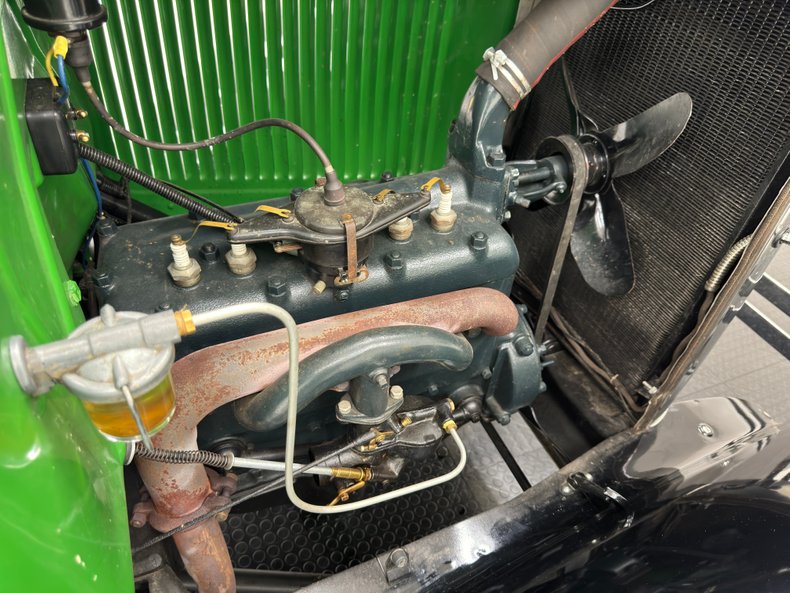 Unknown-Model-a-1931-Apple-Green-Dark-Green-25
