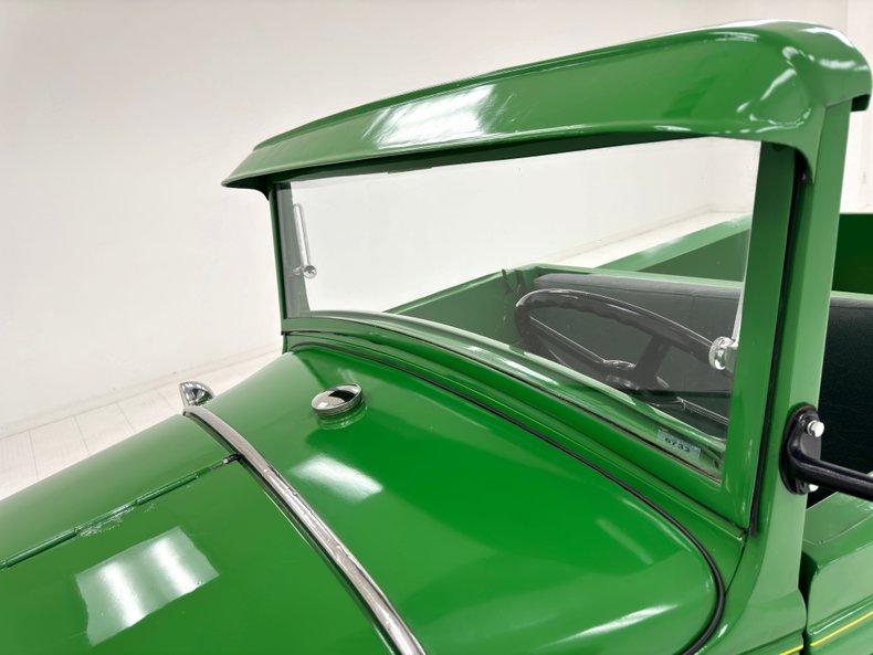 Unknown-Model-a-1931-Apple-Green-Dark-Green-3
