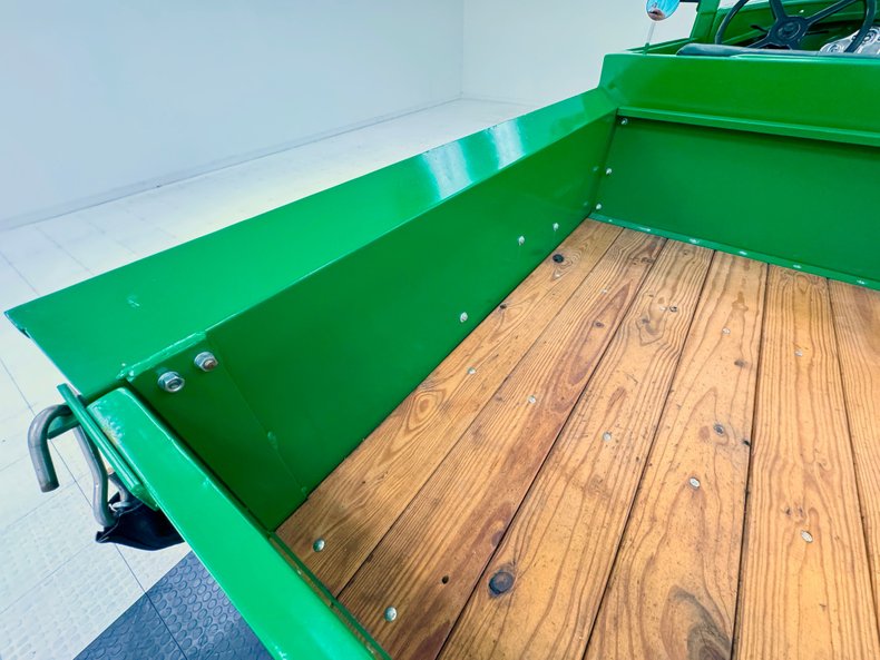 Unknown-Model-a-1931-Apple-Green-Dark-Green-31