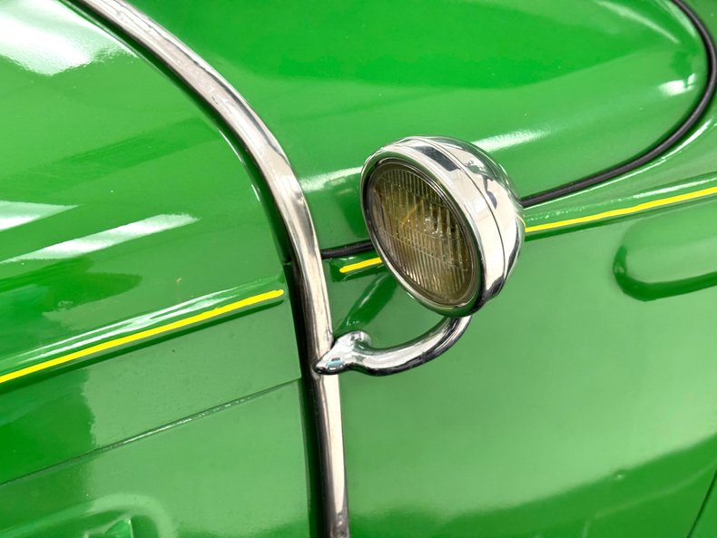 Unknown-Model-a-1931-Apple-Green-Dark-Green-4