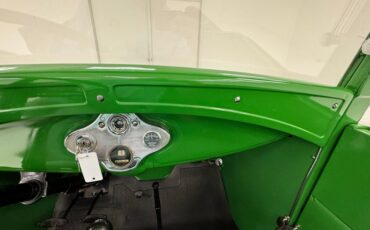 Unknown-Model-a-1931-Apple-Green-Dark-Green-40