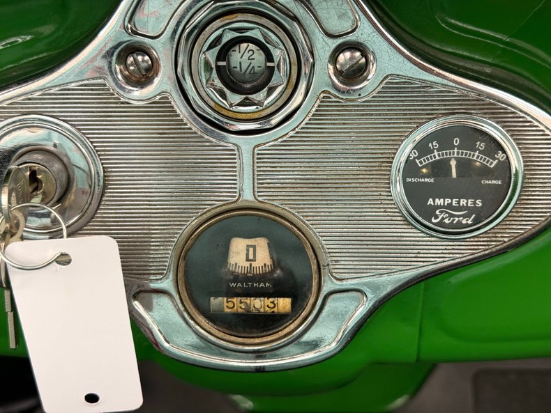 Unknown-Model-a-1931-Apple-Green-Dark-Green-41