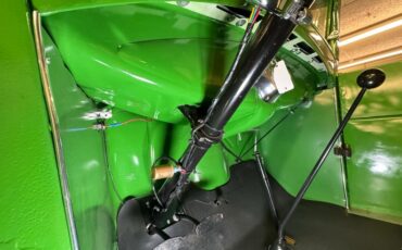 Unknown-Model-a-1931-Apple-Green-Dark-Green-43