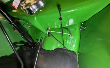 Unknown-Model-a-1931-Apple-Green-Dark-Green-44