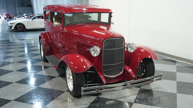 Unknown-Model-a-1931-Cabernet-Red-Tan-14