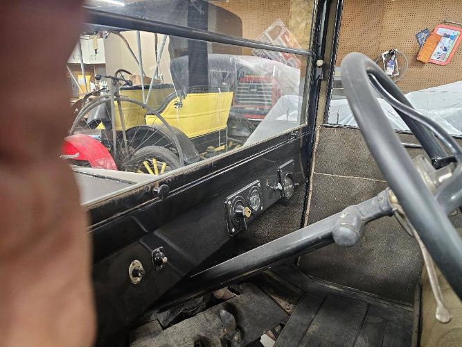 Unknown-Model-t-1923-Black-4