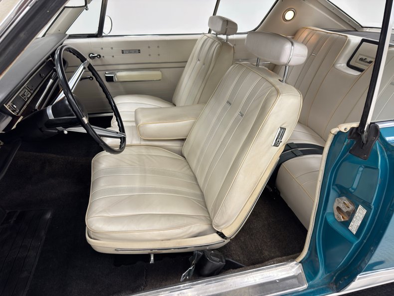 Unknown-Monaco-1968-Medium-Dark-Turquois-White-16