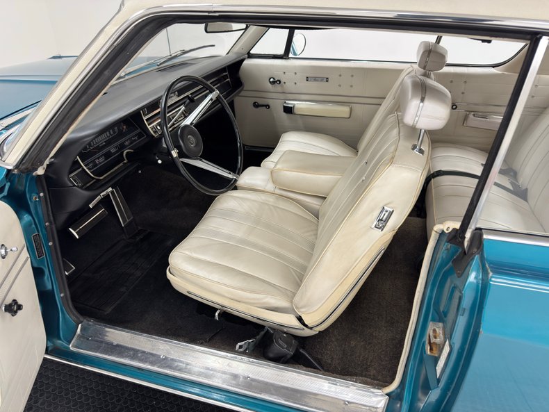 Unknown-Monaco-1968-Medium-Dark-Turquois-White-17