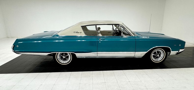 Unknown-Monaco-1968-Medium-Dark-Turquois-White-2