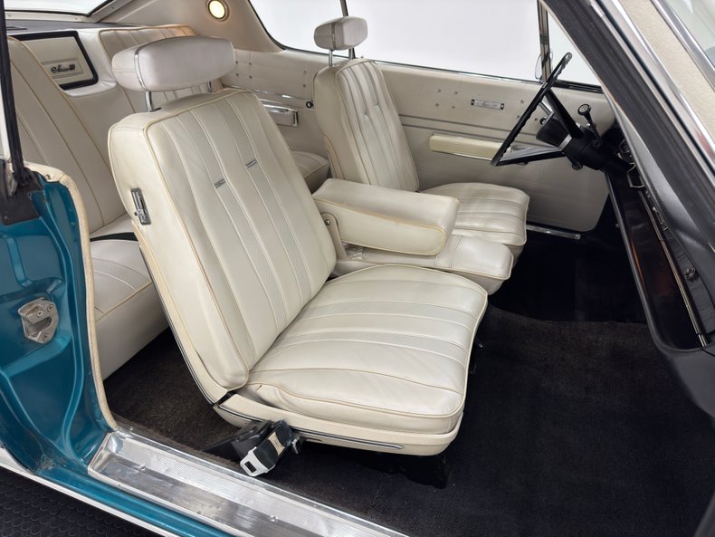Unknown-Monaco-1968-Medium-Dark-Turquois-White-36