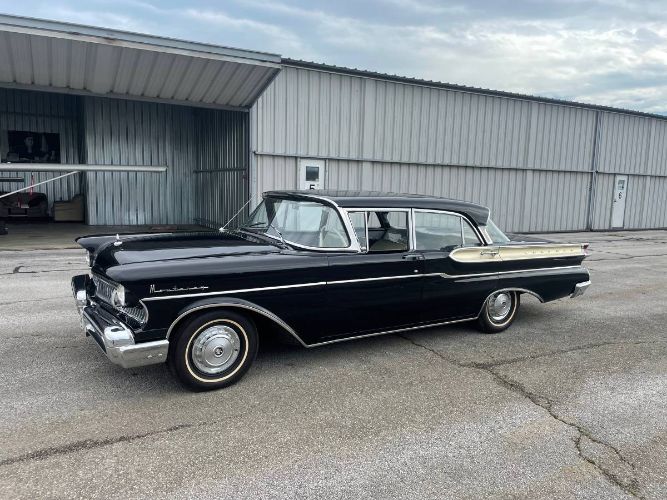 Unknown-Monterey-1957-Black-14