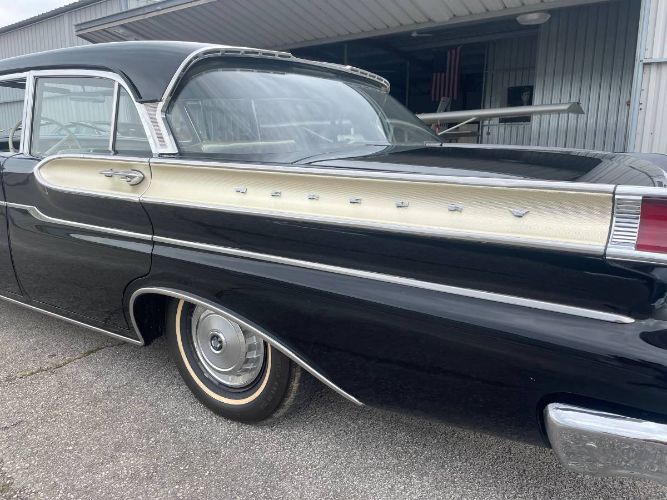 Unknown-Monterey-1957-Black-4