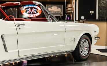 Unknown-Mustang-1964-White-Red-12