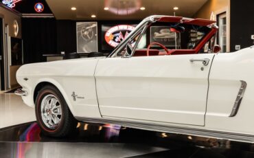 Unknown-Mustang-1964-White-Red-21