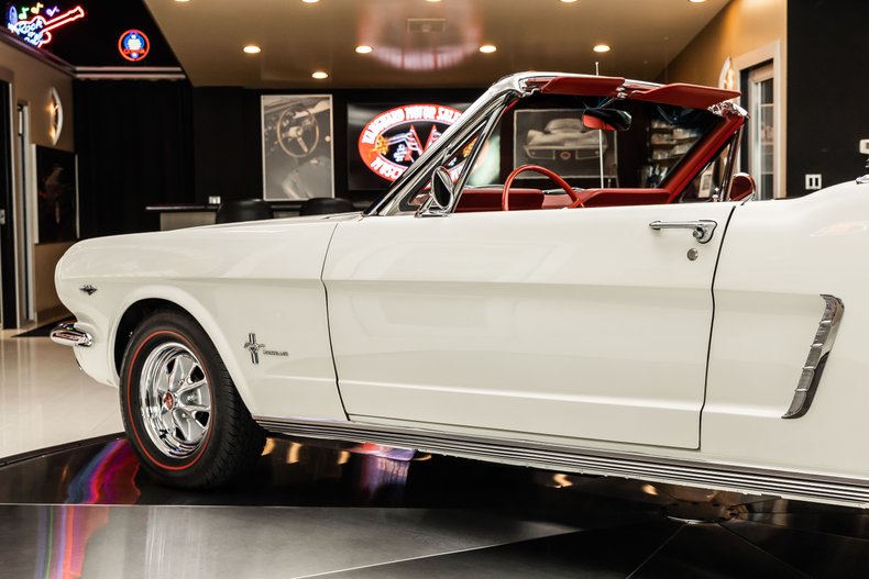 Unknown-Mustang-1964-White-Red-21