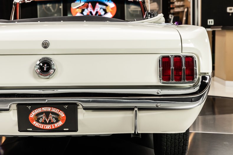 Unknown-Mustang-1964-White-Red-26