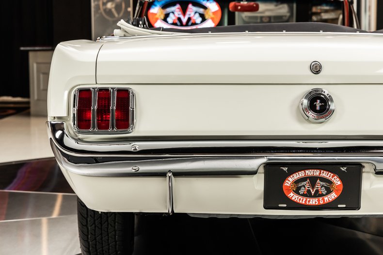 Unknown-Mustang-1964-White-Red-8