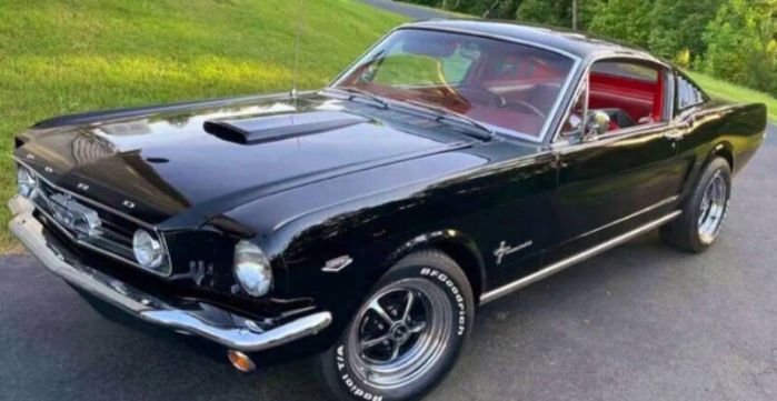 Unknown-Mustang-1965-Black-Red-2