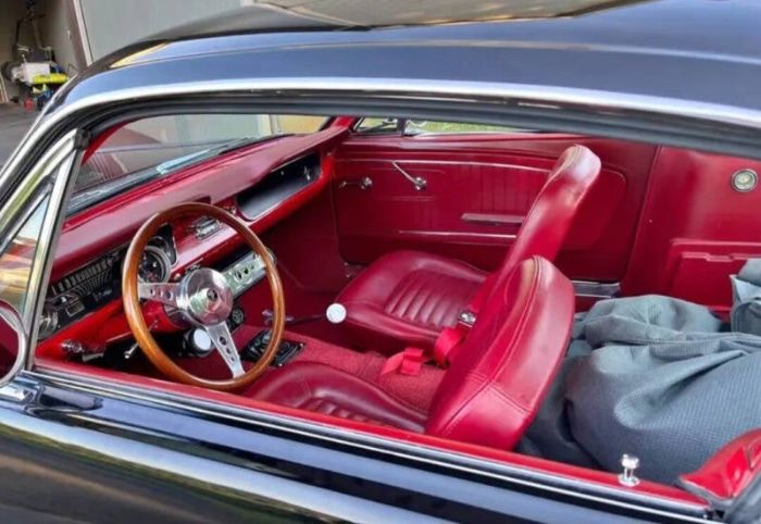Unknown-Mustang-1965-Black-Red-3