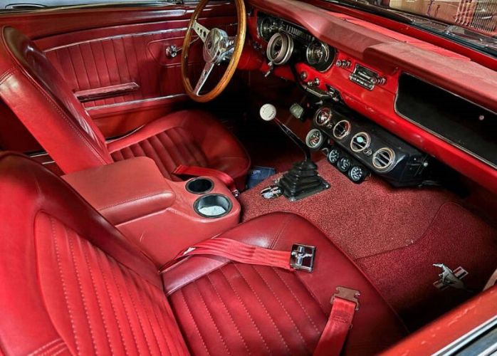 Unknown-Mustang-1965-Black-Red-4