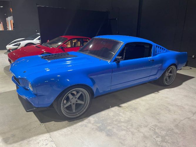 Unknown-Mustang-1965-Blue-10