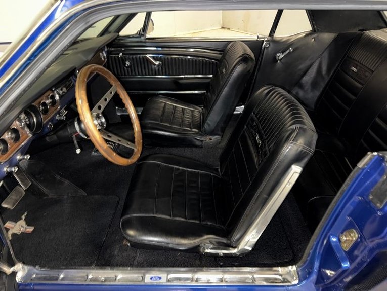Unknown-Mustang-1965-Blue-White-Black-2