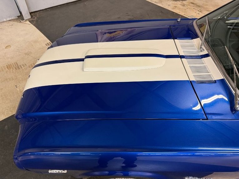 Unknown-Mustang-1965-Blue-White-Black-26
