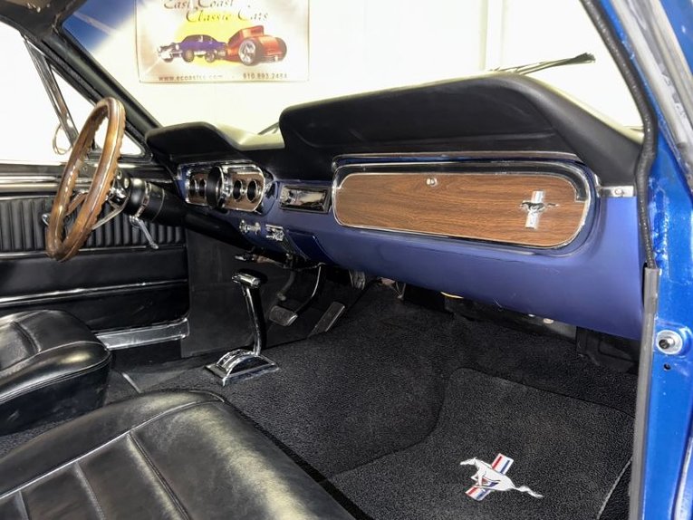 Unknown-Mustang-1965-Blue-White-Black-5
