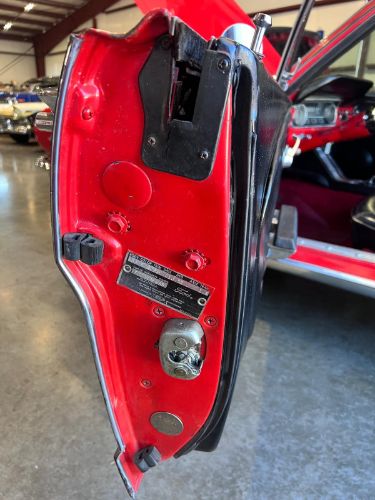 Unknown-Mustang-1965-Candy-Apple-Red-12