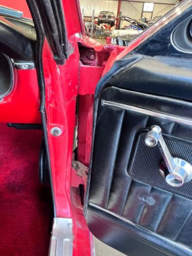 Unknown-Mustang-1965-Candy-Apple-Red-16