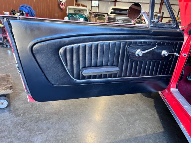 Unknown-Mustang-1965-Candy-Apple-Red-23