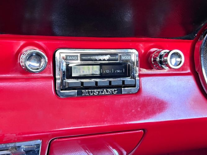 Unknown-Mustang-1965-Candy-Apple-Red-36