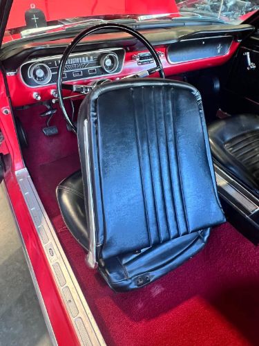 Unknown-Mustang-1965-Candy-Apple-Red-38