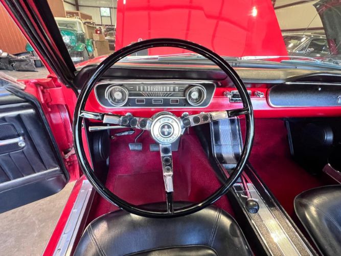 Unknown-Mustang-1965-Candy-Apple-Red-41