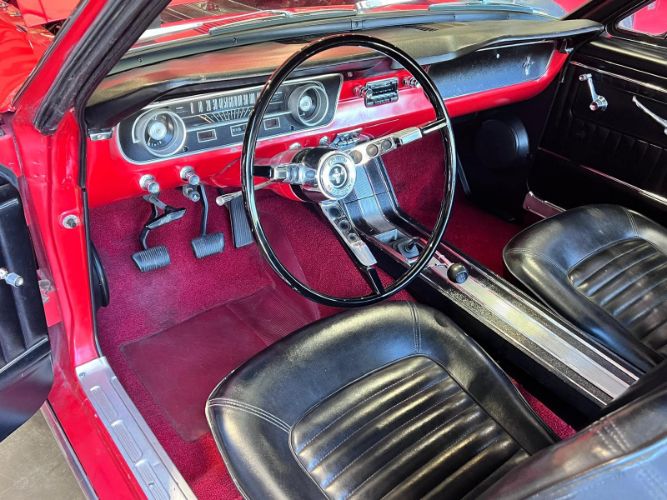 Unknown-Mustang-1965-Candy-Apple-Red-42