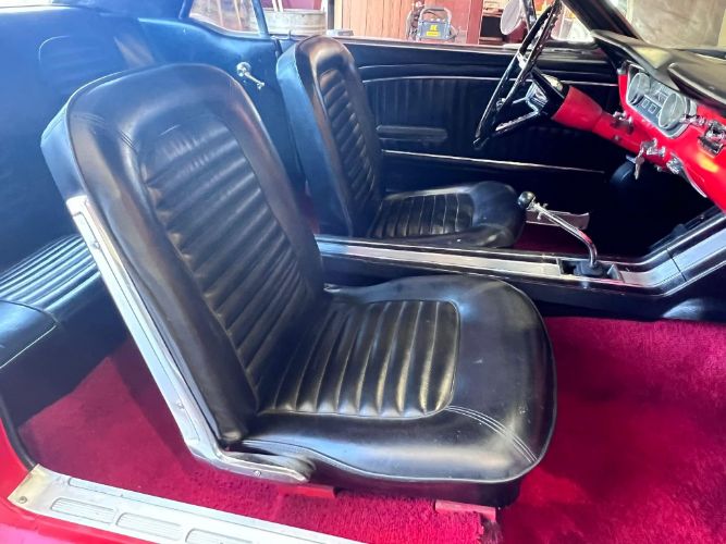Unknown-Mustang-1965-Candy-Apple-Red-6