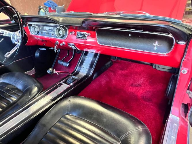 Unknown-Mustang-1965-Candy-Apple-Red-8