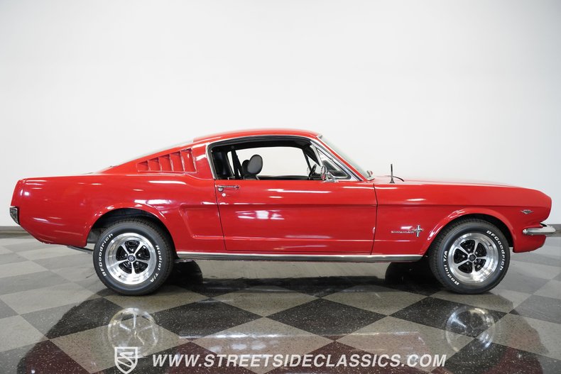 Unknown-Mustang-1965-Poppy-Red-Black-36