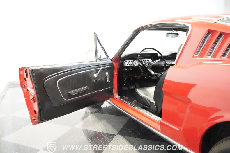Unknown-Mustang-1965-Poppy-Red-Black-43