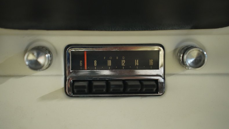 Unknown-Mustang-1965-Poppy-Red-White-40