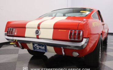 Unknown-Mustang-1965-Rangoon-Red-Black-10