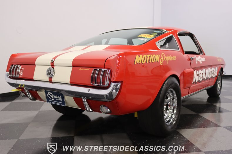 Unknown-Mustang-1965-Rangoon-Red-Black-11