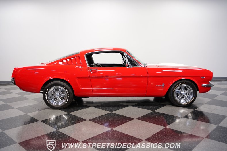 Unknown-Mustang-1965-Rangoon-Red-Black-15